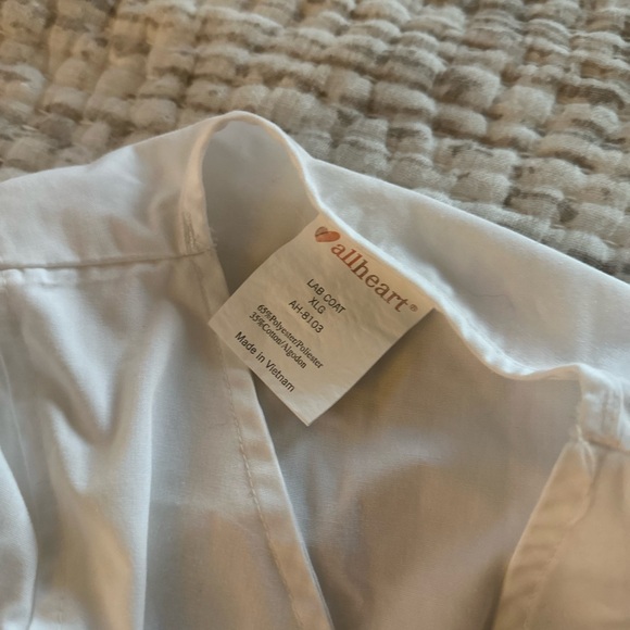 ALLHEART Lab Coat - Picture 5 of 5